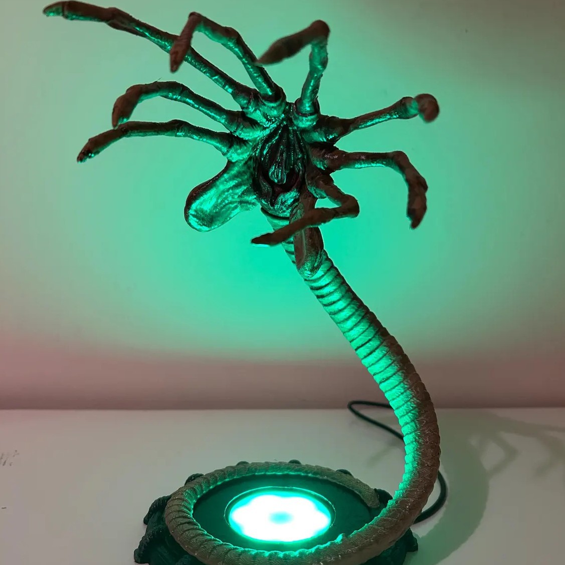Alien Facehugger Lamp Nightlig - огляд і ціна Neon Sign Party